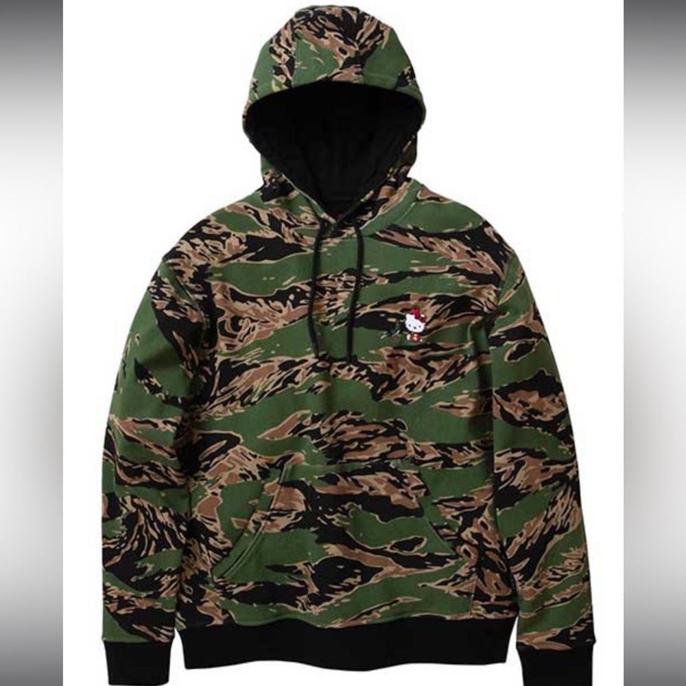 NWT Hello Kitty x Staple Pigeon Camo Hoodie